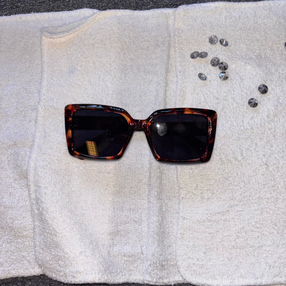 Tortoiseshell Square Frame Women’s Sunglasses - Dark Lenses